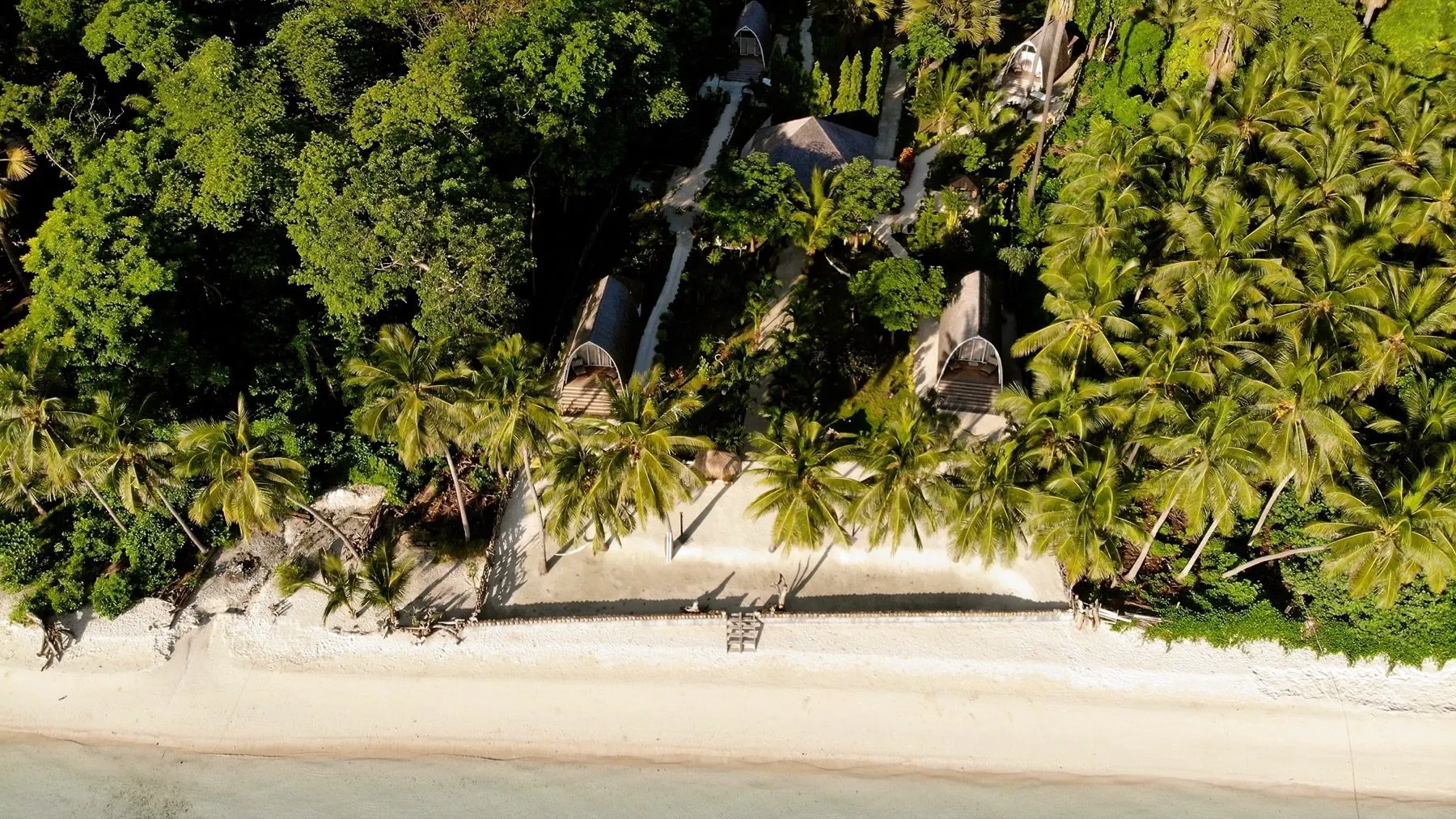 Le resort Pearl Beach Cottage terminé, vu du ciel